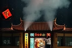 《桂花巷的夏天》封面，巷口小卖部的冰柜